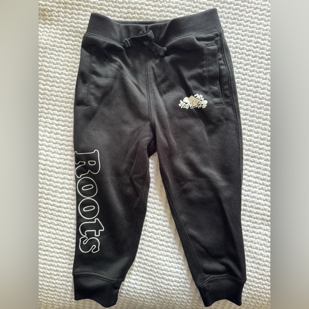 Roots 2T Black Joggers Relaxed Fit Sweatpants